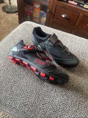 Fizik Men's Black and Red MTB Cycling Shoes with Dial Closure M5
